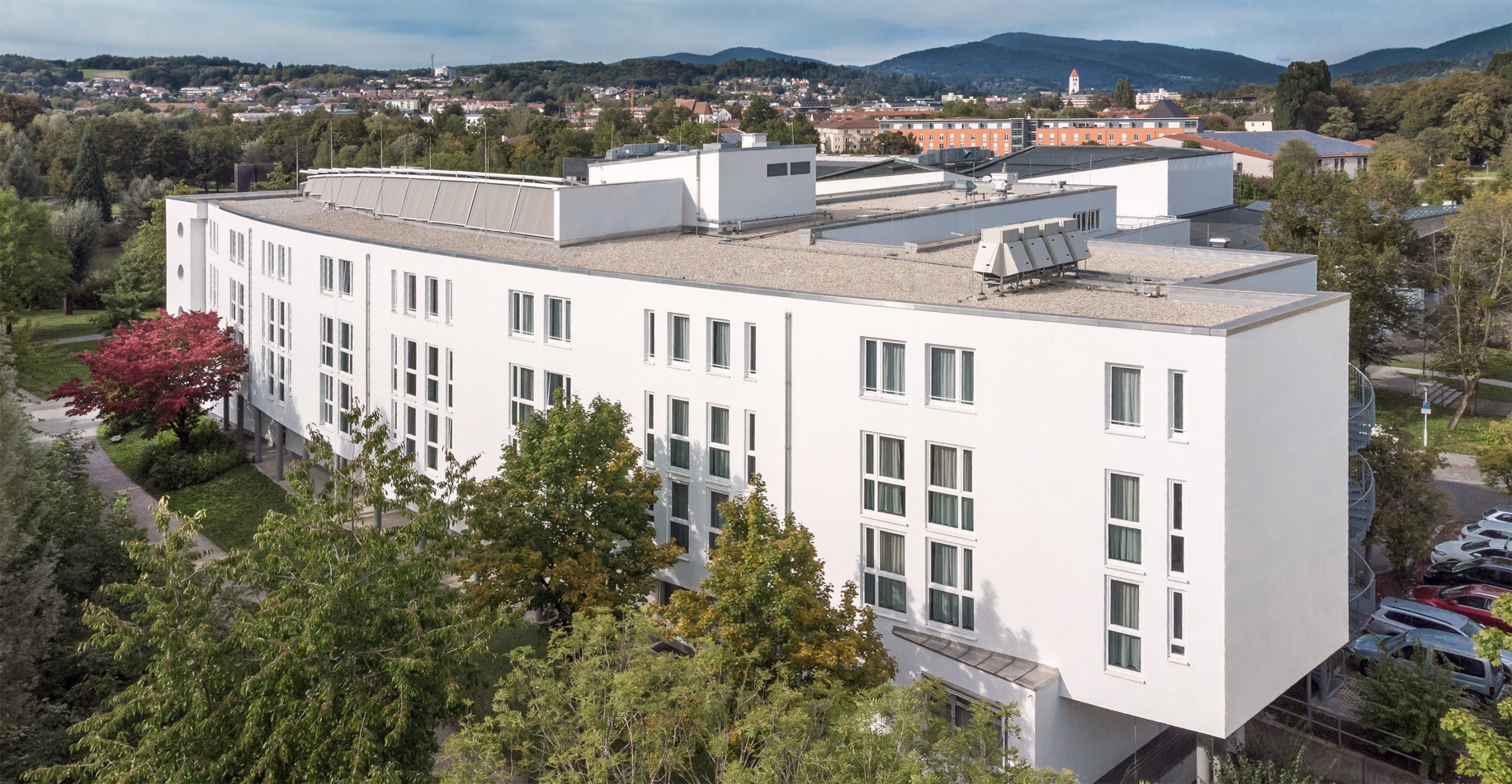 Scotty Paul Hotel Deggendorf Hero scaled